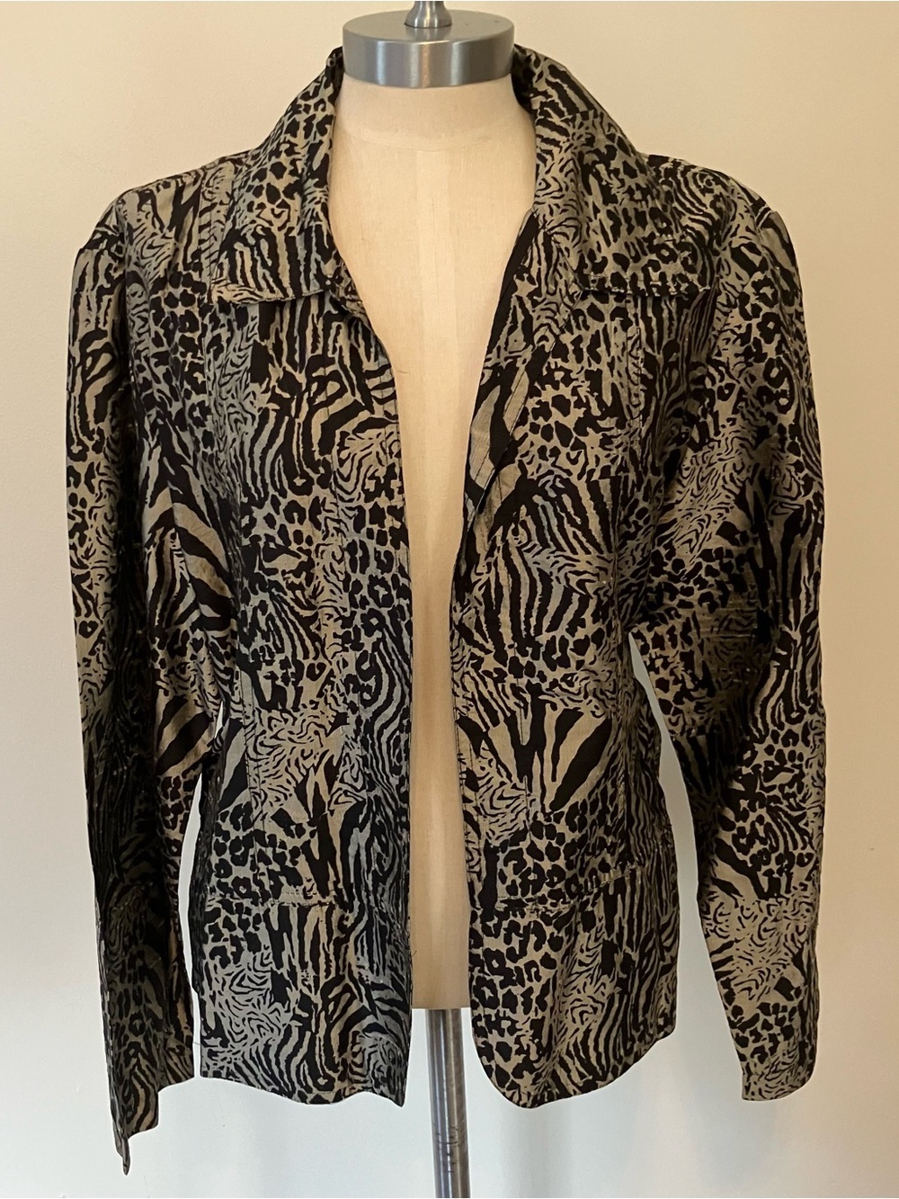 Women’s Chicos Silk Animal Print Blazer Jacket Open Front Mob Wife Neutral Sz. M